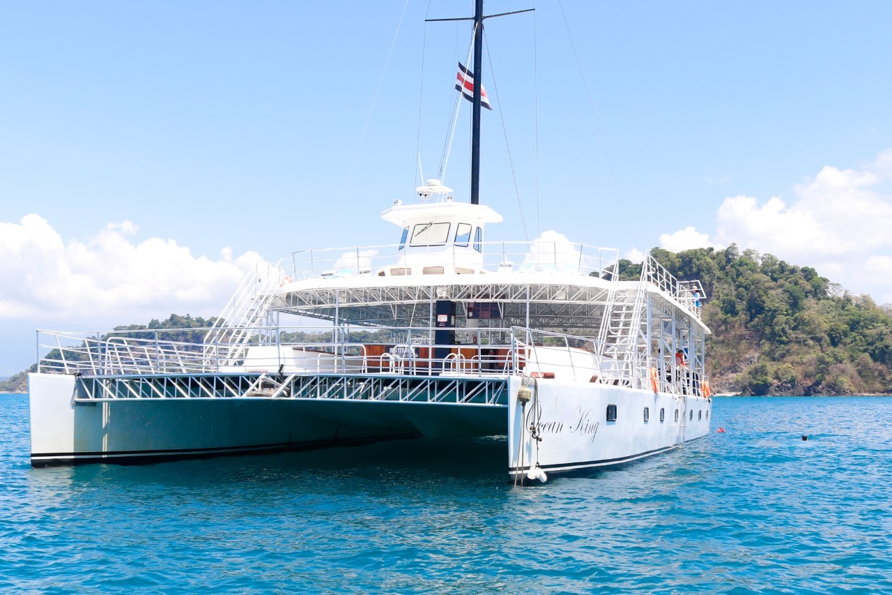 Catamarán Manuel Antonio - Image 4
