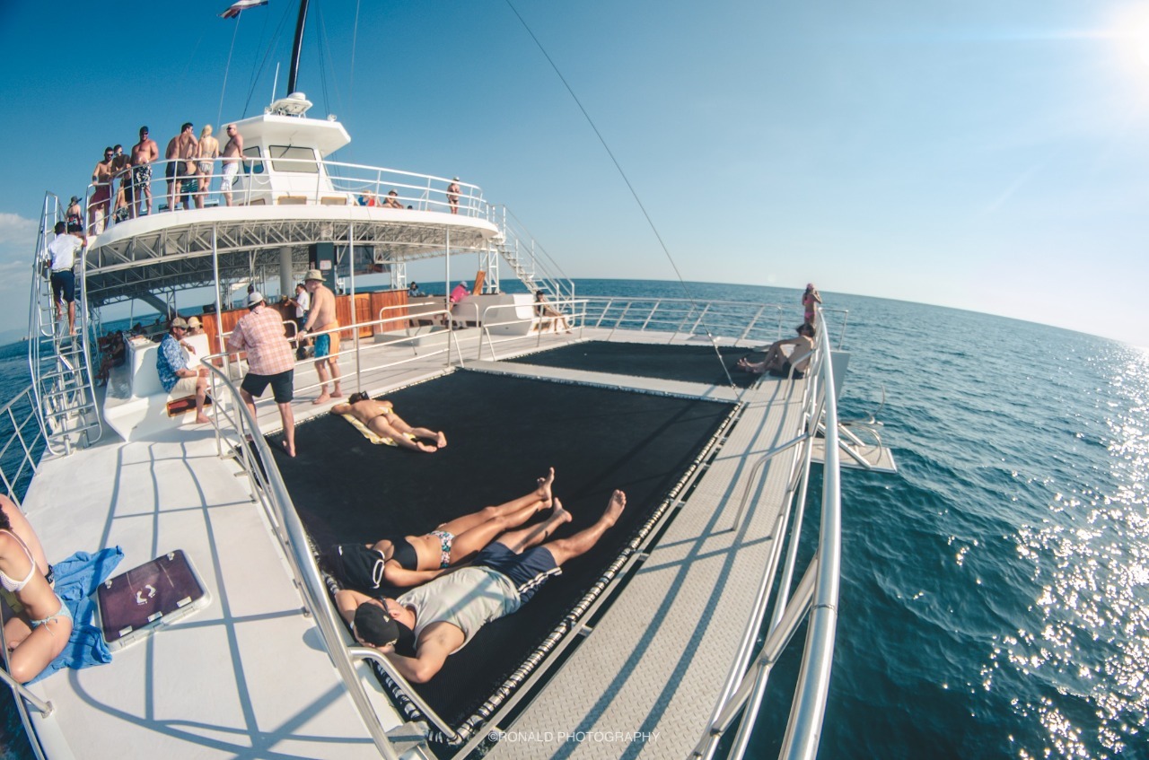 Catamarán Manuel Antonio - Image 10